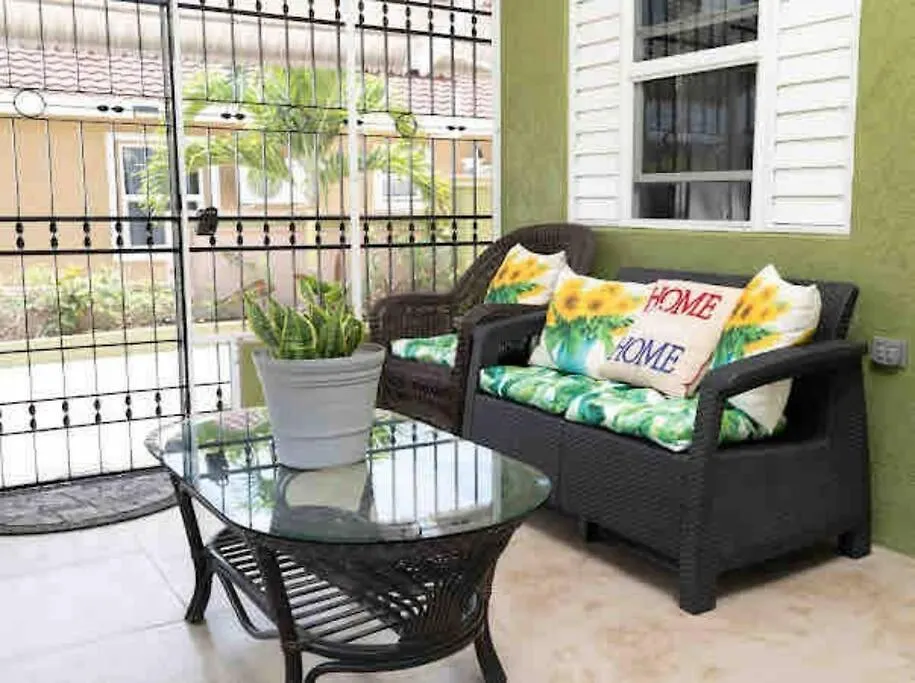 Home Sweet Home, Stonebrook Manor, Trelawny. Falmouth Holiday home